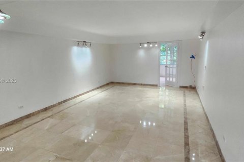 Copropriété à louer à Miami, Floride: 1 chambre, 96.99 m2 № 1949485 - photo 6