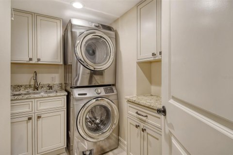 Купить кондоминиум в Сарасота, Флорида 3 комнаты, 136.19м2, № 2285330 - фото 28