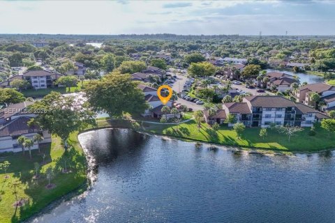 Condo in Sunrise, Florida, 1 bedroom № 2088412