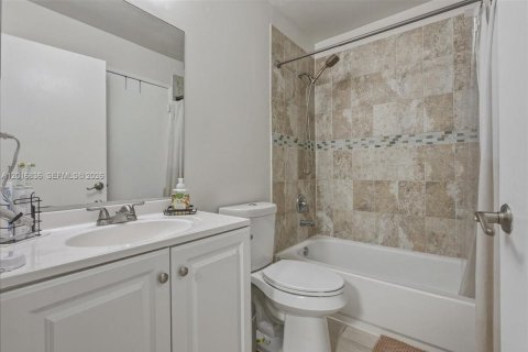 Condo in Sunrise, Florida, 1 bedroom  № 2088412 - photo 15