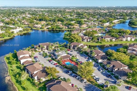 Condo in Sunrise, Florida, 1 bedroom  № 2088412 - photo 4