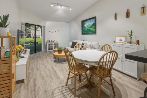 Condo in Sunrise, Florida, 1 bedroom  № 2088412 - photo 7