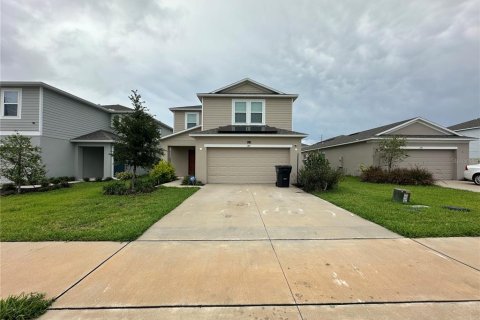 House in Haines City, Florida 3 bedrooms, 171.87 sq.m. № 1767665 - photo 1