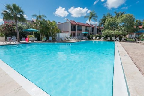 Condo in Bradenton Beach, Florida, 2 bedrooms  № 1816808 - photo 29