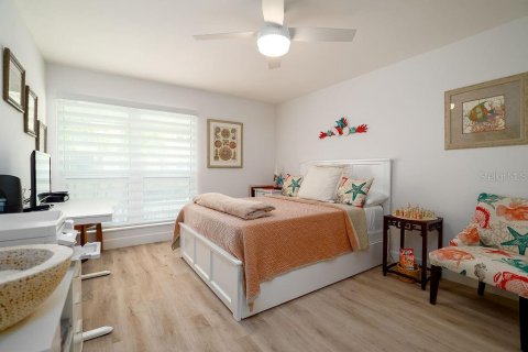 Condo in Bradenton Beach, Florida, 2 bedrooms  № 1816808 - photo 21