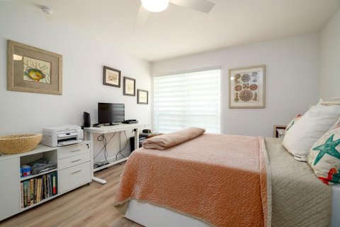 Condo in Bradenton Beach, Florida, 2 bedrooms  № 1816808 - photo 23