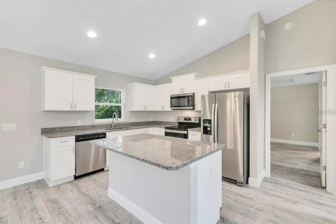 House in Ocala, Florida 3 bedrooms, 134.99 sq.m. № 1901988 - photo 6