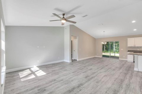 House in Ocala, Florida 3 bedrooms, 134.99 sq.m. № 1901988 - photo 8