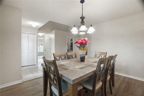 House in Spring Hill, Florida 4 bedrooms, 260.13 sq.m. № 1721907 - photo 9