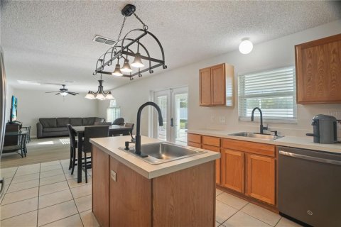 House in Spring Hill, Florida 4 bedrooms, 260.13 sq.m. № 1721907 - photo 3