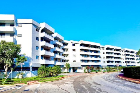 Condominio en venta en Miami Beach, Florida, 1 dormitorio, 72.84 m2 № 2146306 - foto 2