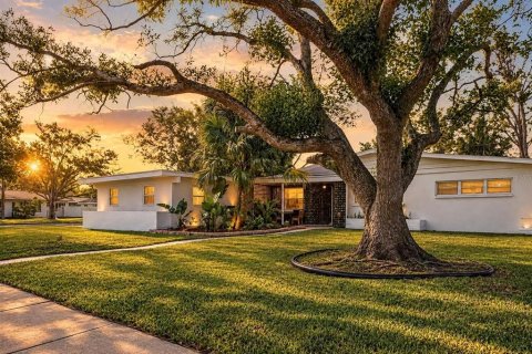 Casa en Clearwater, Florida 3 dormitorios, 145.86 m2 № 2371514