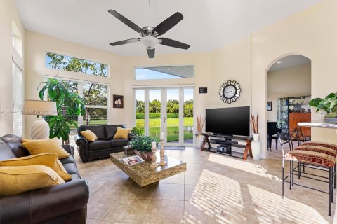 House in Parkland, Florida 5 bedrooms, 252.51 sq.m. № 1840884 - photo 2
