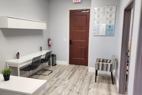 Immobilier commercial à louer à Orlando, Floride: 50.63 m2 № 2330771 - photo 8