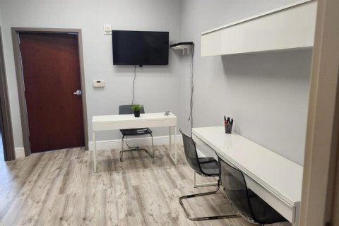 Immobilier commercial à louer à Orlando, Floride: 50.63 m2 № 2330771 - photo 9