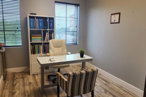 Immobilier commercial à louer à Orlando, Floride: 50.63 m2 № 2330771 - photo 6