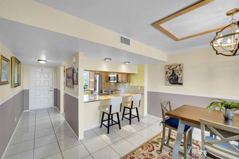 Condo in Pompano Beach, Florida, 2 bedrooms  № 2189652 - photo 16