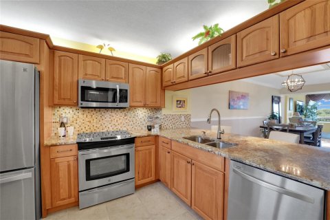 Condo in Pompano Beach, Florida, 2 bedrooms  № 2189652 - photo 14