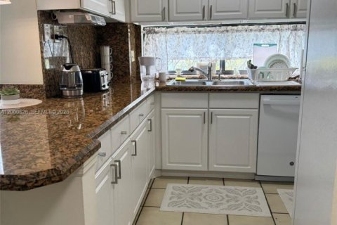 Снять в аренду кондоминиум в Санни-Айлс-Бич, Флорида 1 спальня, 71.26м2, № 2065103 - фото 4