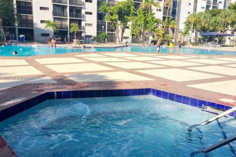 Снять в аренду кондоминиум в Санни-Айлс-Бич, Флорида 1 спальня, 71.26м2, № 2065103 - фото 22