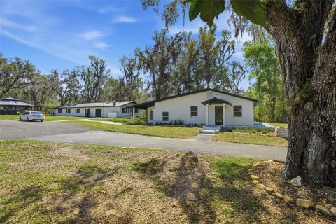 Commercial property in Brooksville, Florida 10 bedrooms, 321.07 sq.m. № 2135281