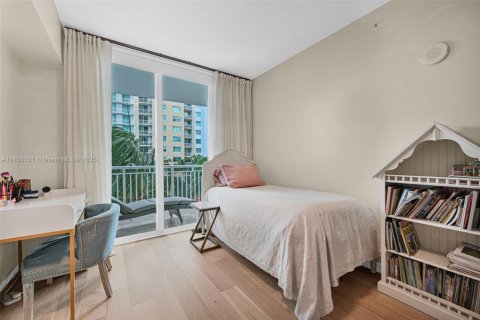 Copropriété à vendre à Hallandale Beach, Floride: 3 chambres, 148.36 m2 № 1961236 - photo 14