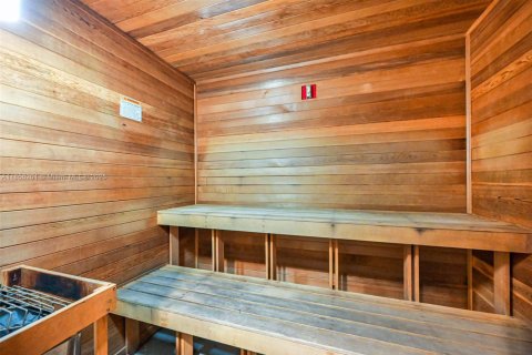 Copropriété à vendre à Hallandale Beach, Floride: 3 chambres, 148.36 m2 № 1961236 - photo 25