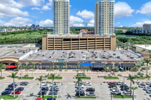 Copropriété à vendre à Hallandale Beach, Floride: 3 chambres, 148.36 m2 № 1961236 - photo 26