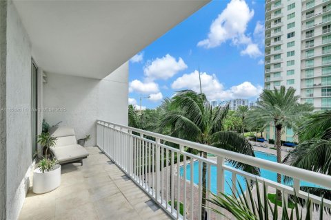 Copropriété à vendre à Hallandale Beach, Floride: 3 chambres, 148.36 m2 № 1961236 - photo 16