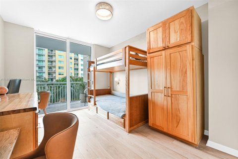 Copropriété à vendre à Hallandale Beach, Floride: 3 chambres, 148.36 m2 № 1961236 - photo 17
