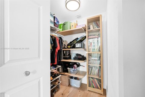 Copropriété à vendre à Hallandale Beach, Floride: 3 chambres, 148.36 m2 № 1961236 - photo 21