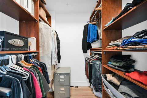 Copropriété à vendre à Hallandale Beach, Floride: 3 chambres, 148.36 m2 № 1961236 - photo 13