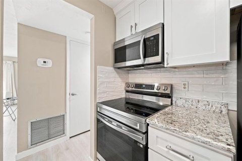 Copropriété à louer à Sarasota, Floride: 1 chambre, 66.33 m2 № 2413638 - photo 9