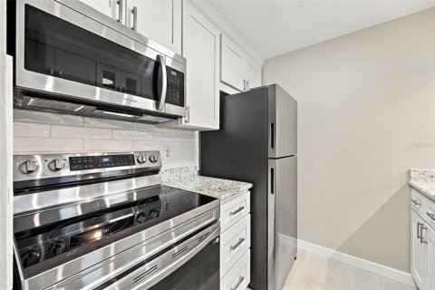 Copropriété à louer à Sarasota, Floride: 1 chambre, 66.33 m2 № 2413638 - photo 6