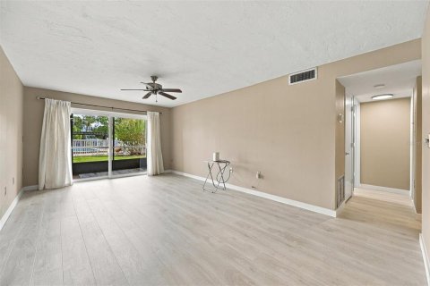 Copropriété à louer à Sarasota, Floride: 1 chambre, 66.33 m2 № 2413638 - photo 2