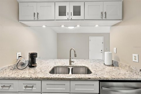 Copropriété à louer à Sarasota, Floride: 1 chambre, 66.33 m2 № 2413638 - photo 7