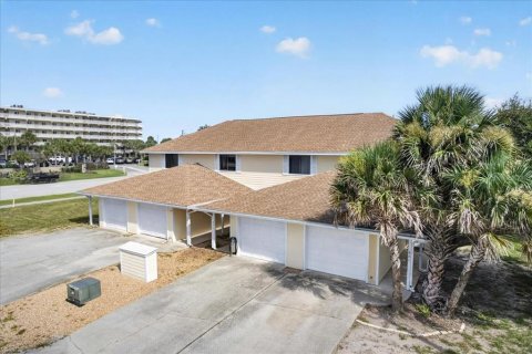 Immobilier commercial à vendre à New Smyrna Beach, Floride: 8 chambres, 451.88 m2 № 2389272 - photo 2