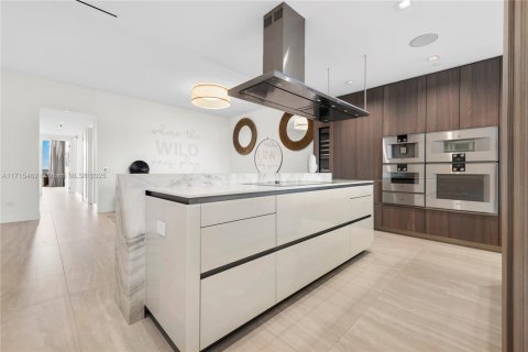 Copropriété à louer à Sunny Isles Beach, Floride: 3 chambres, 262.08 m2 № 1705375 - photo 6