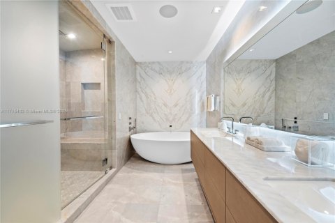 Copropriété à louer à Sunny Isles Beach, Floride: 3 chambres, 262.08 m2 № 1705375 - photo 11