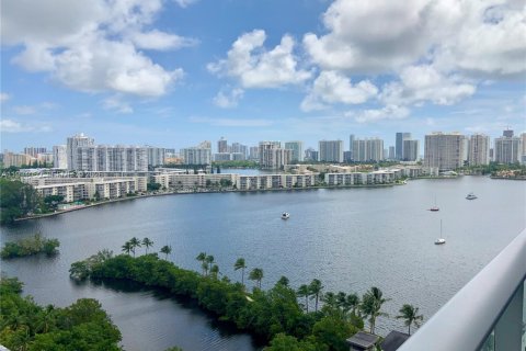 Condo in North Miami Beach, Florida, 2 bedrooms № 2255838 - photo 26