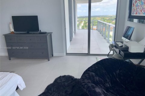 Condo in North Miami Beach, Florida, 2 bedrooms № 2255838 - photo 12
