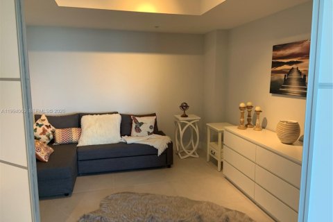 Condo in North Miami Beach, Florida, 2 bedrooms № 2255838 - photo 22
