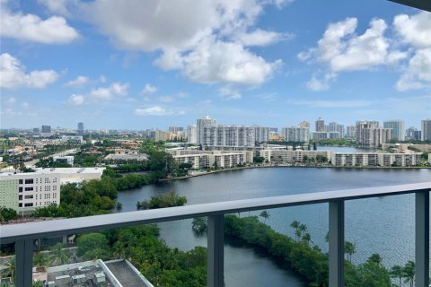 Condo in North Miami Beach, Florida, 2 bedrooms  № 2255838