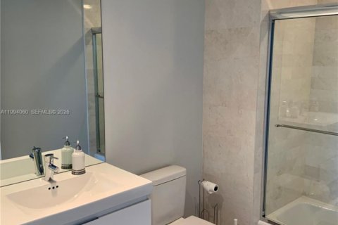 Condo in North Miami Beach, Florida, 2 bedrooms № 2255838 - photo 19