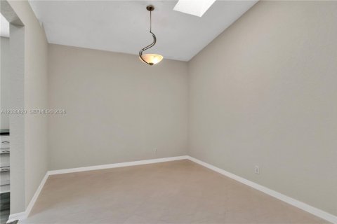 Villa ou maison à vendre à Pembroke Pines, Floride: 3 chambres, 141.21 m2 № 2145658 - photo 20