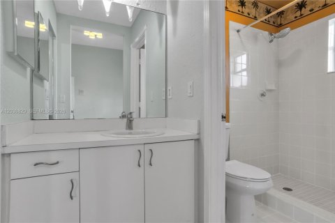 Villa ou maison à vendre à Pembroke Pines, Floride: 3 chambres, 141.21 m2 № 2145658 - photo 10