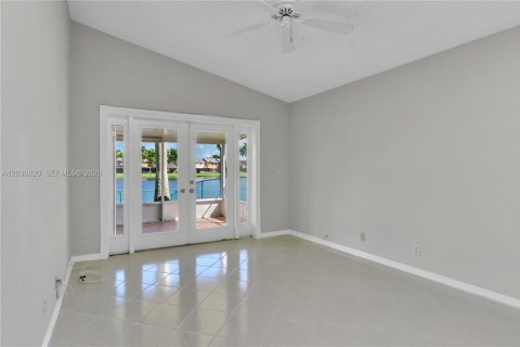 Villa ou maison à vendre à Pembroke Pines, Floride: 3 chambres, 141.21 m2 № 2145658 - photo 7