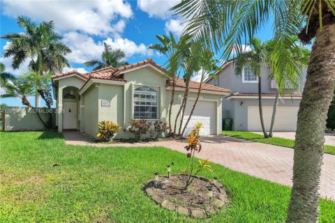 Villa ou maison à vendre à Pembroke Pines, Floride: 3 chambres, 141.21 m2 № 2145658 - photo 14