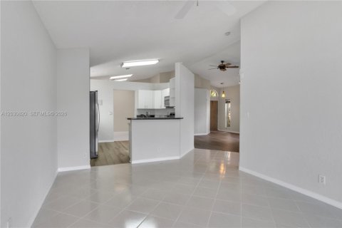 Villa ou maison à vendre à Pembroke Pines, Floride: 3 chambres, 141.21 m2 № 2145658 - photo 19