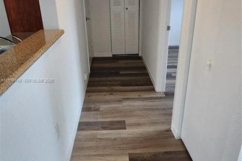 Apartment in Miami, Florida 1 bedroom, 57.6 sq.m. № 2042636 - photo 4